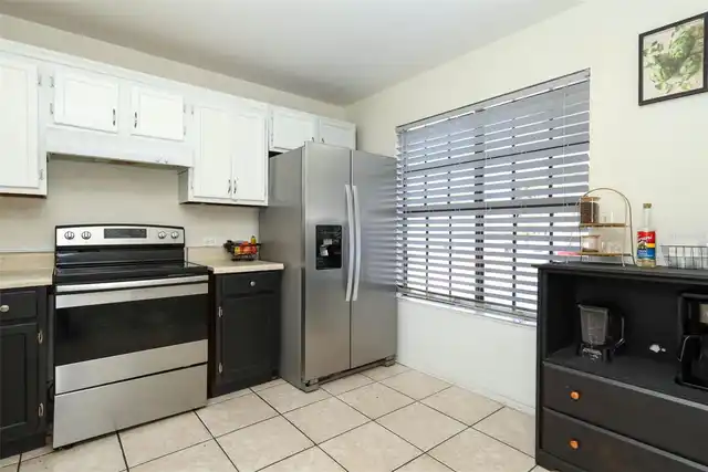 Listing Photo 9