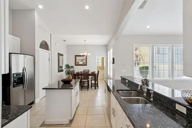 Listing Photo 11