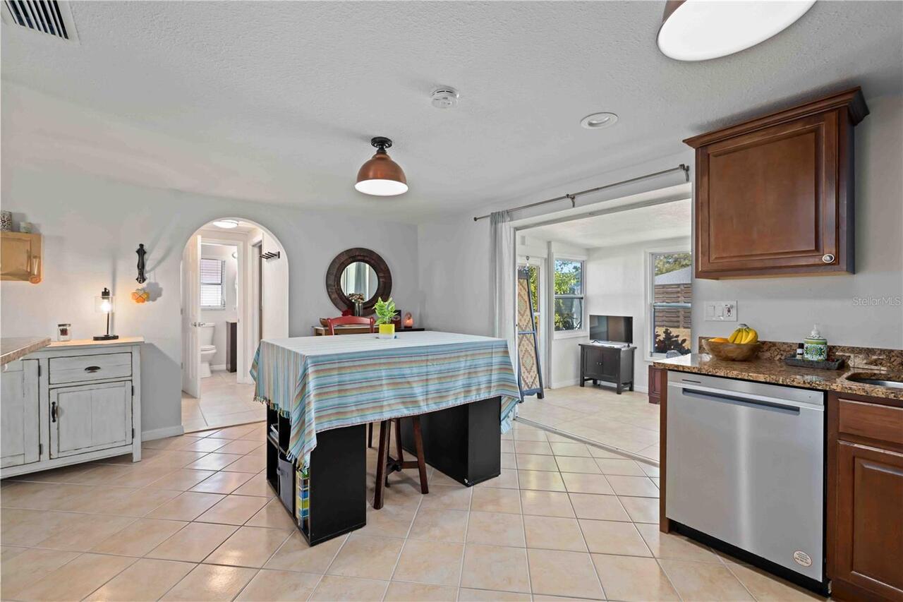 Listing Photo 16