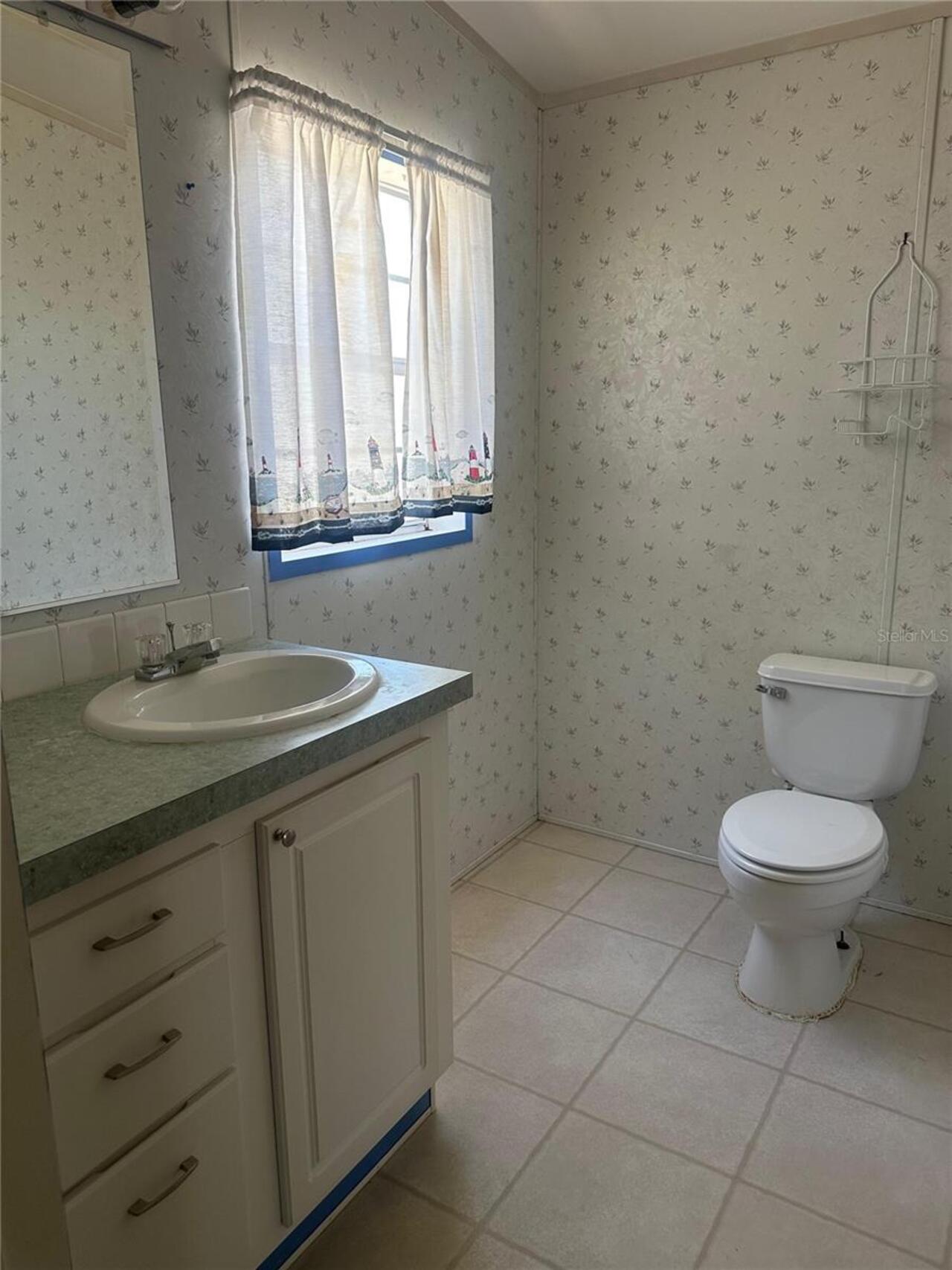 Listing Photo 10