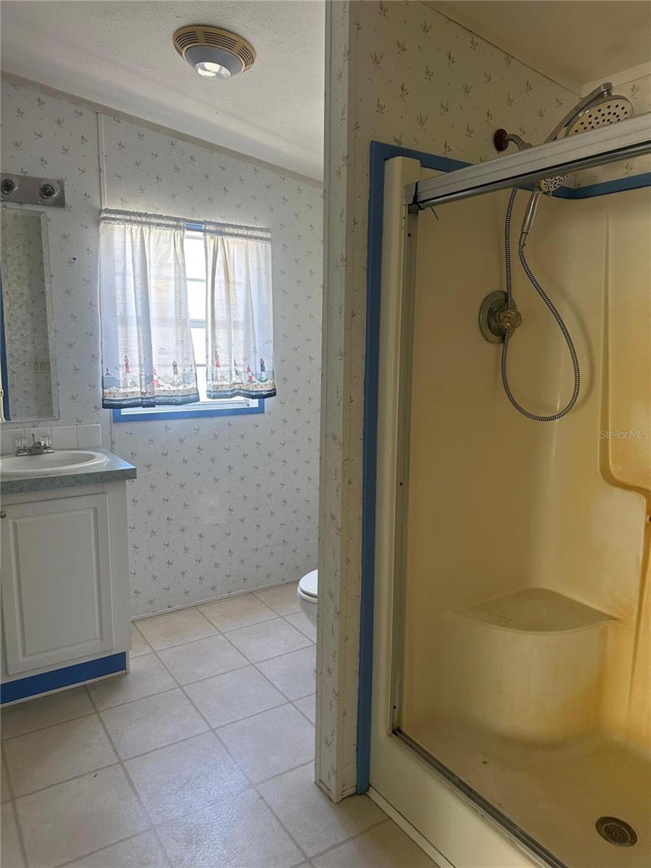 Listing Photo 11