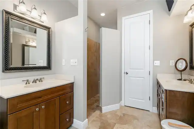 Listing Photo 9