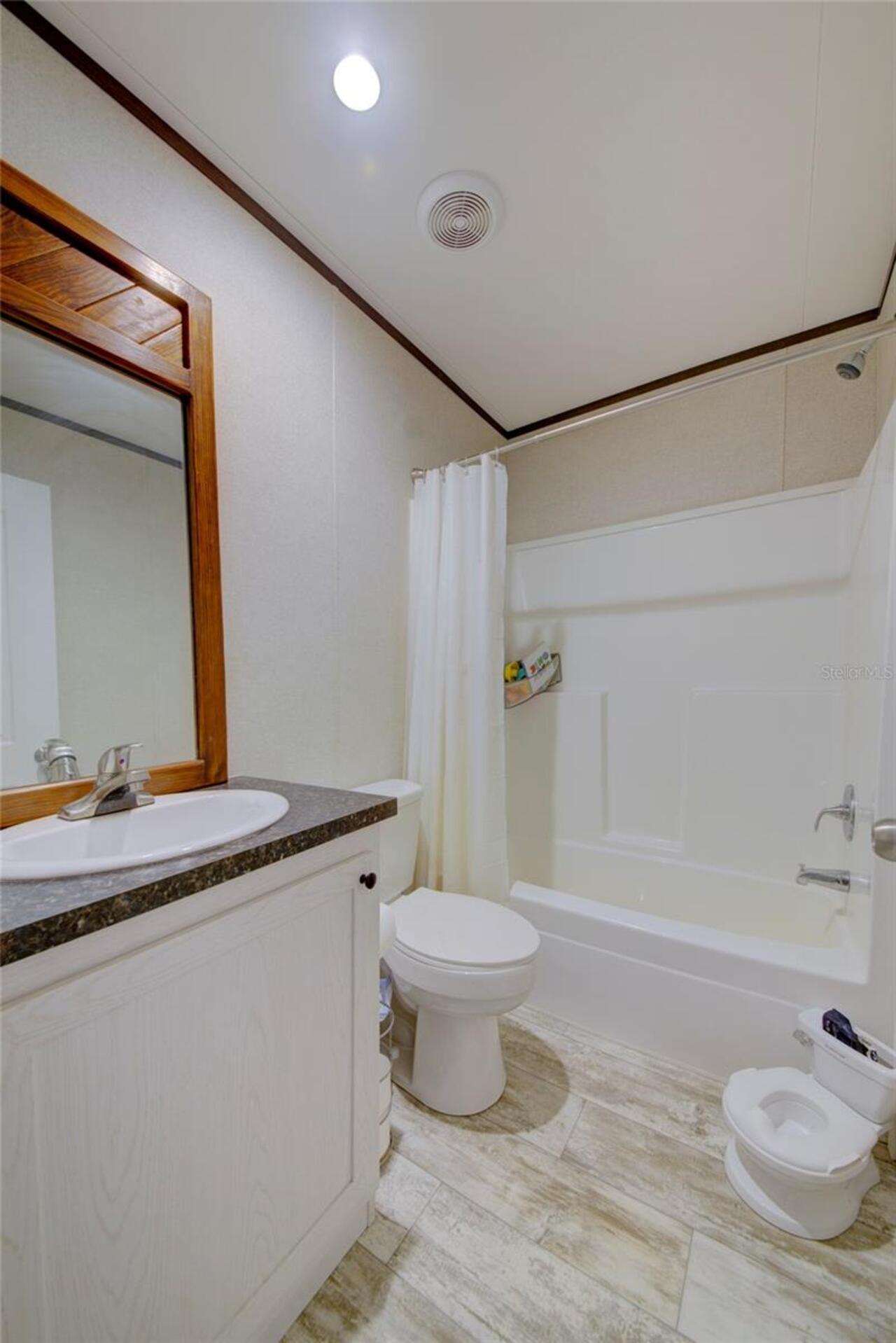 Listing Photo 33