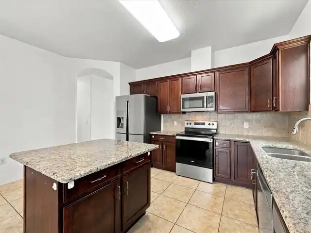 Listing Photo 18