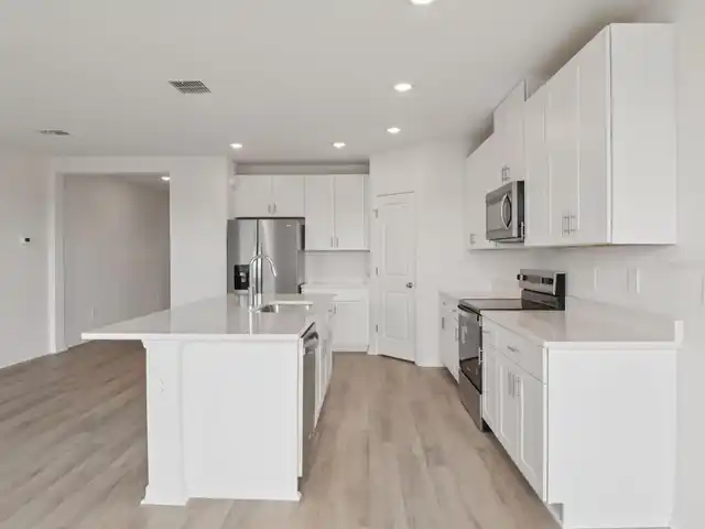 Listing Photo 10