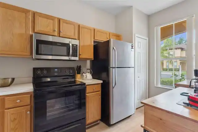 Listing Photo 10