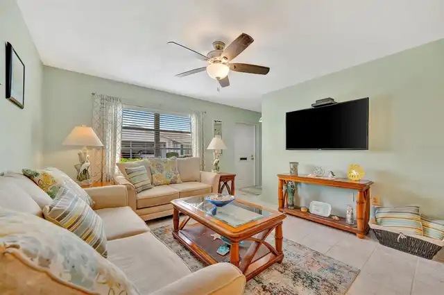 Listing Photo 8