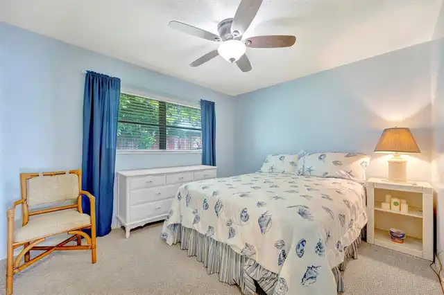 Listing Photo 12