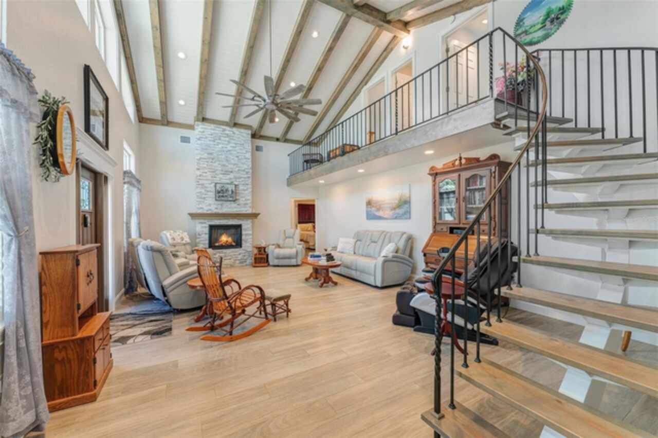 Listing Photo 6