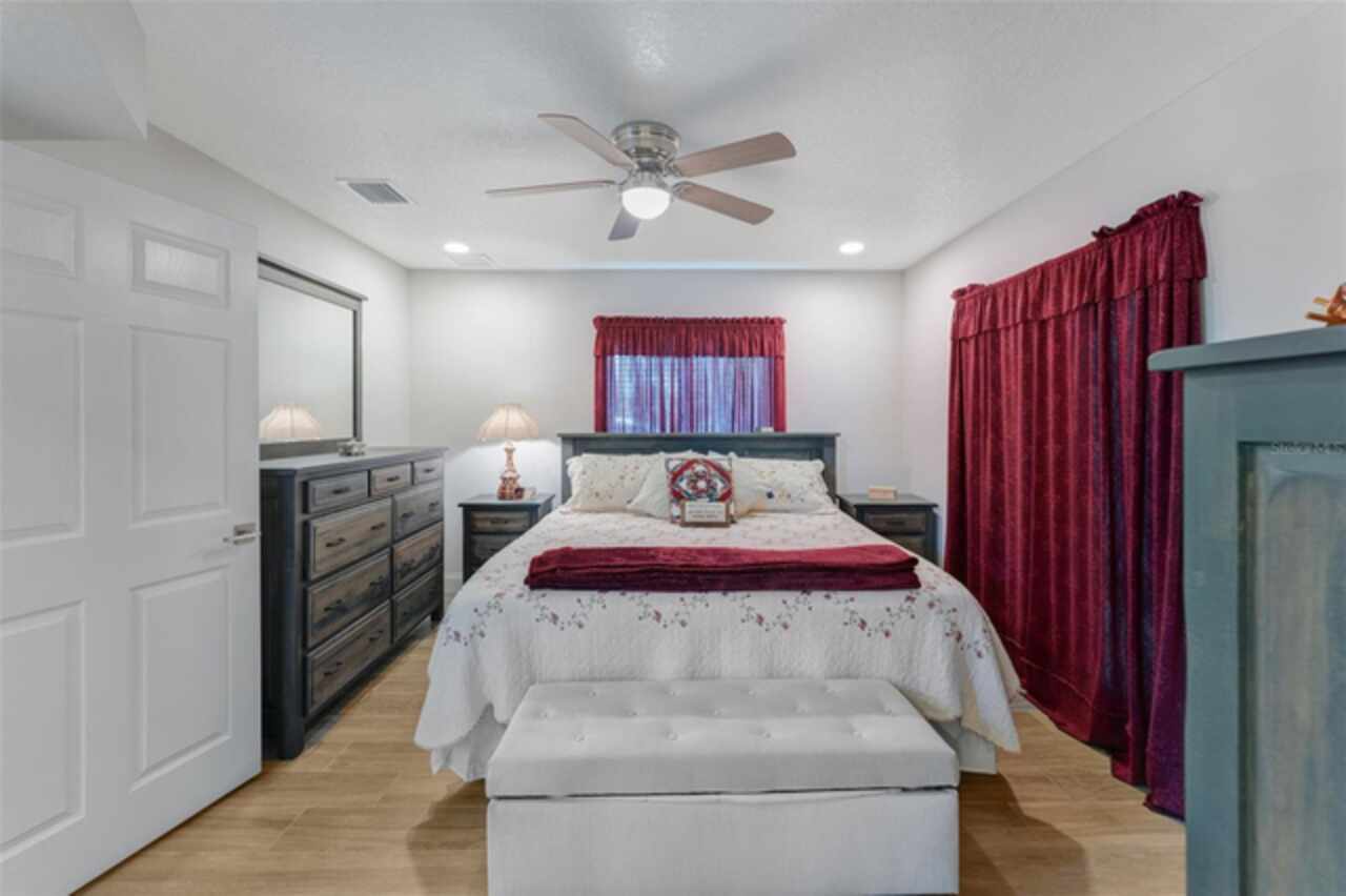 Listing Photo 16