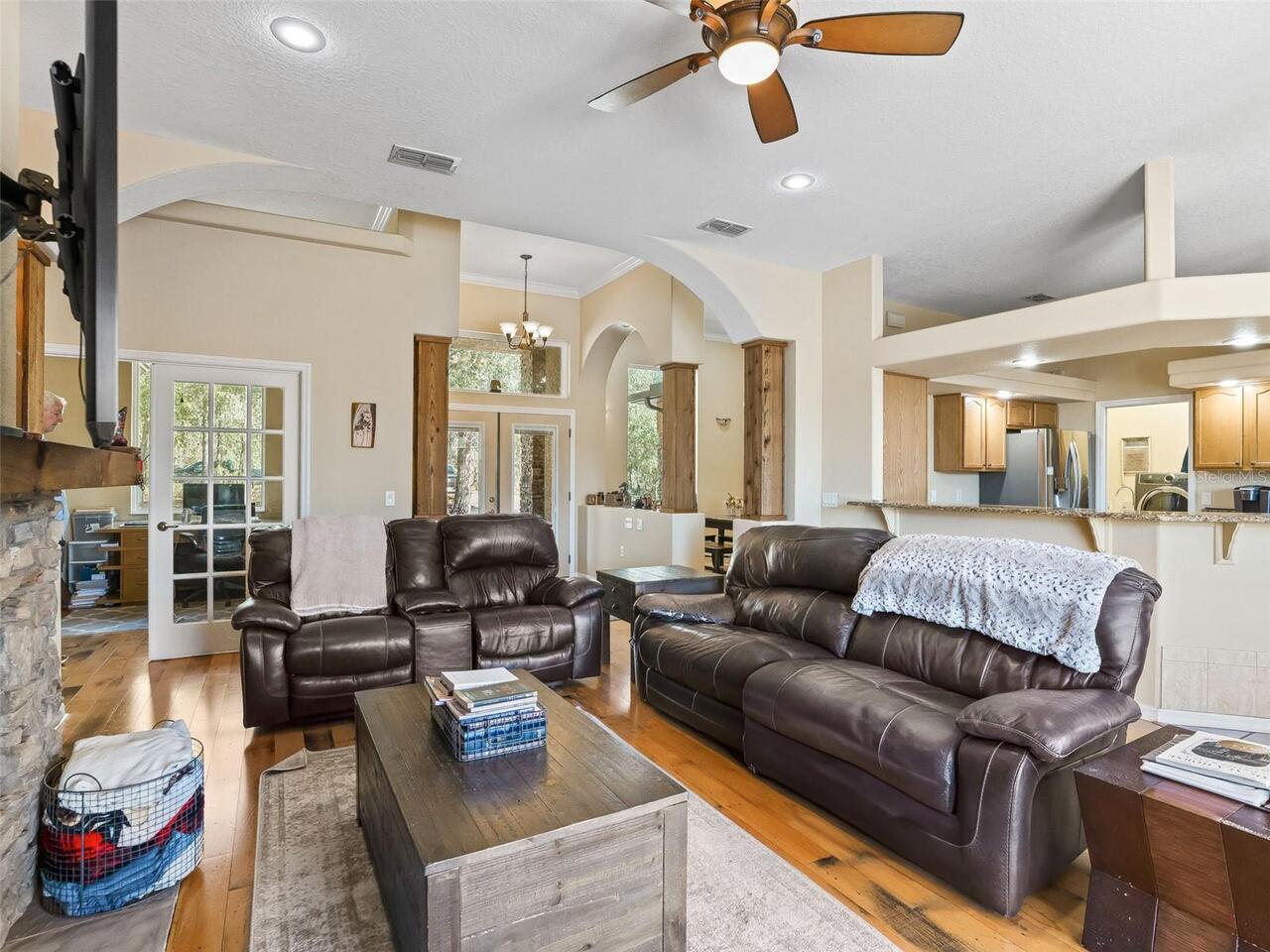 Listing Photo 10