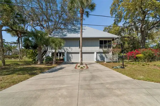 Listing Photo 8