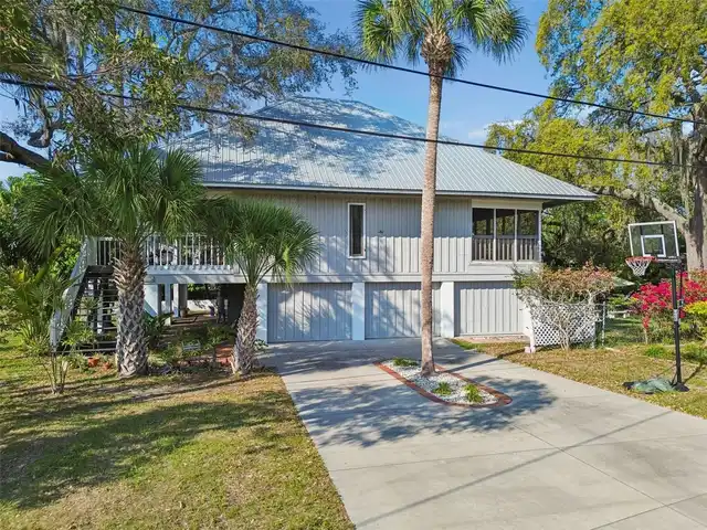 Listing Photo 9
