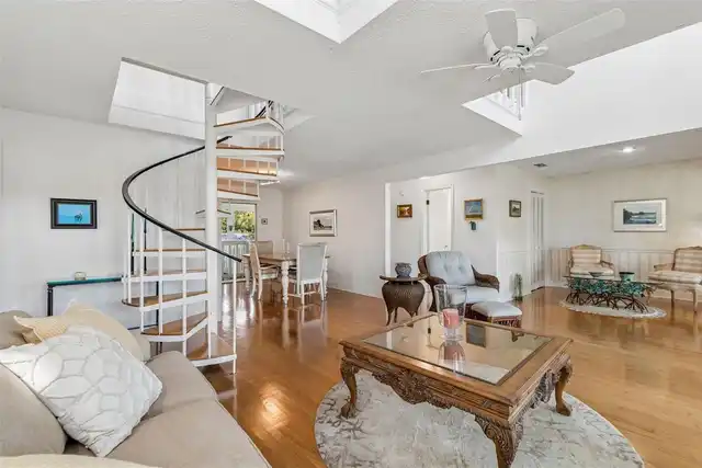 Listing Photo 23