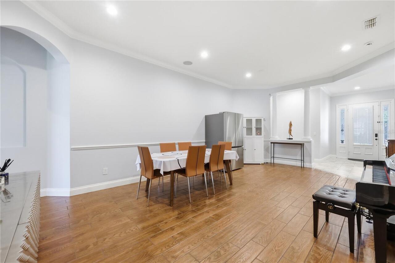 Listing Photo 11