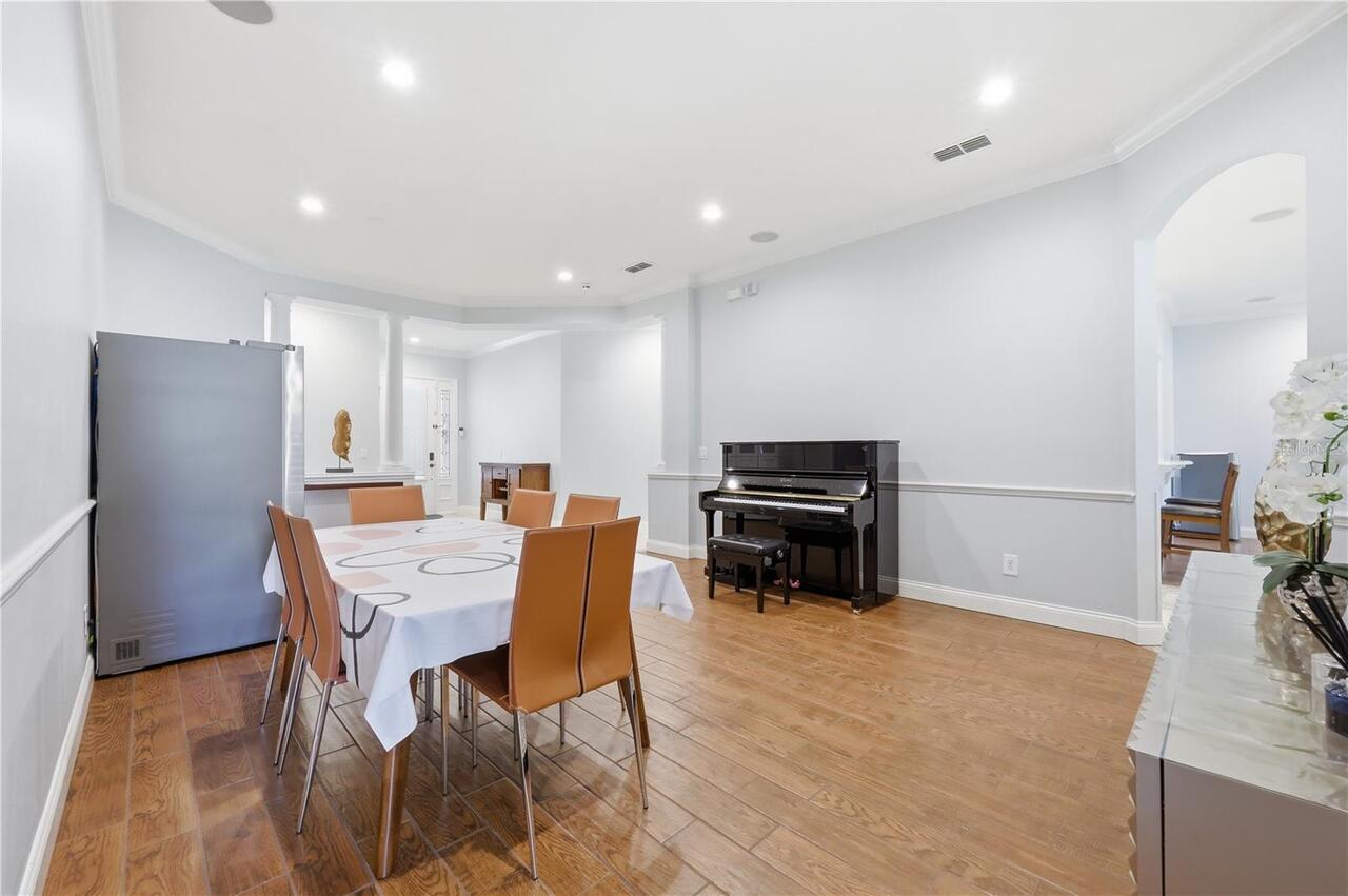 Listing Photo 12