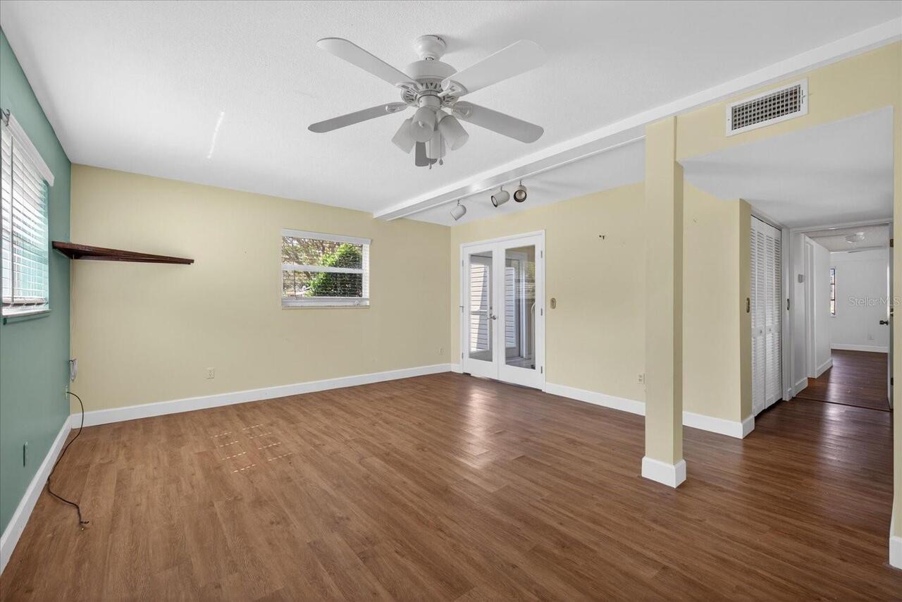 Listing Photo 14