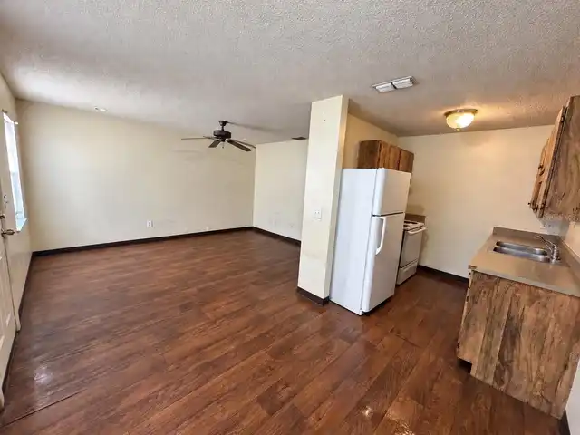Listing Photo 4