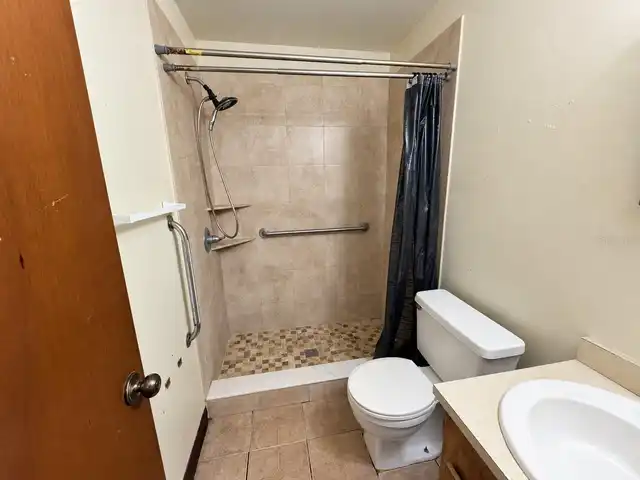 Listing Photo 12