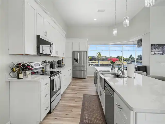 Listing Photo 10