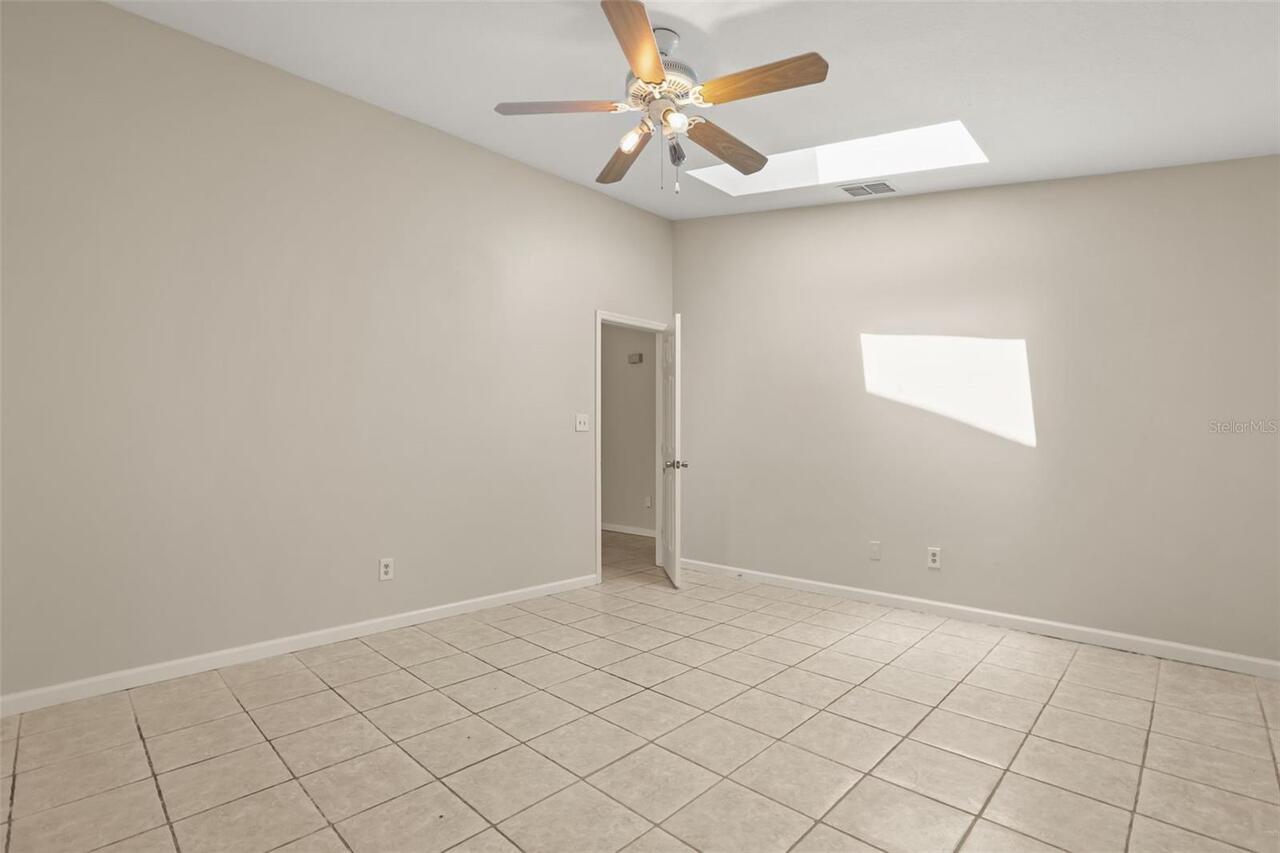 Listing Photo 14