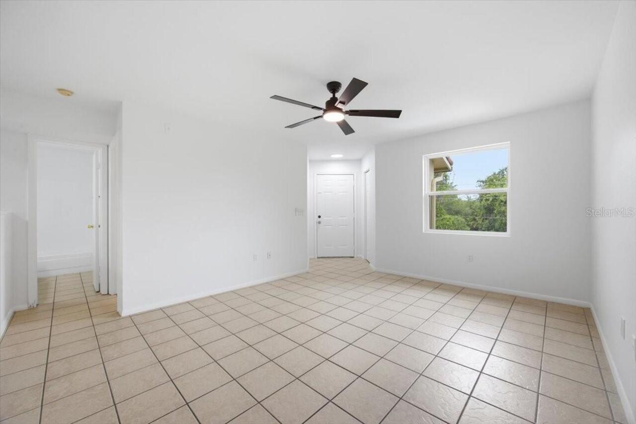 Listing Photo 12