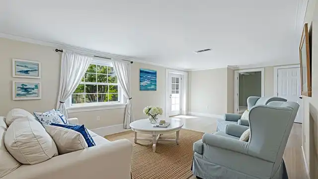 Listing Photo 16