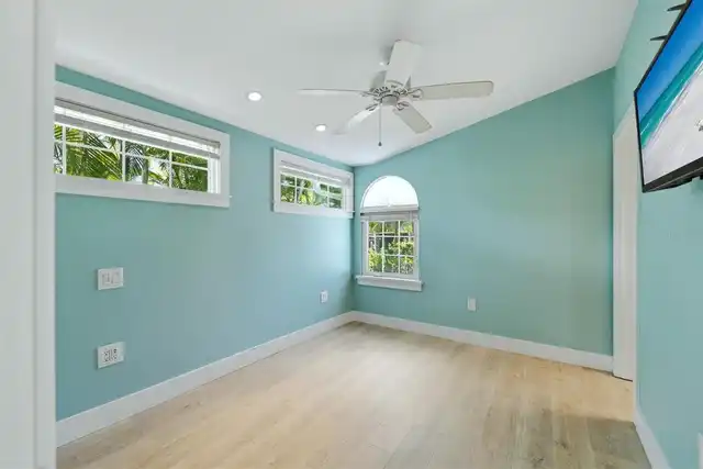 Listing Photo 18