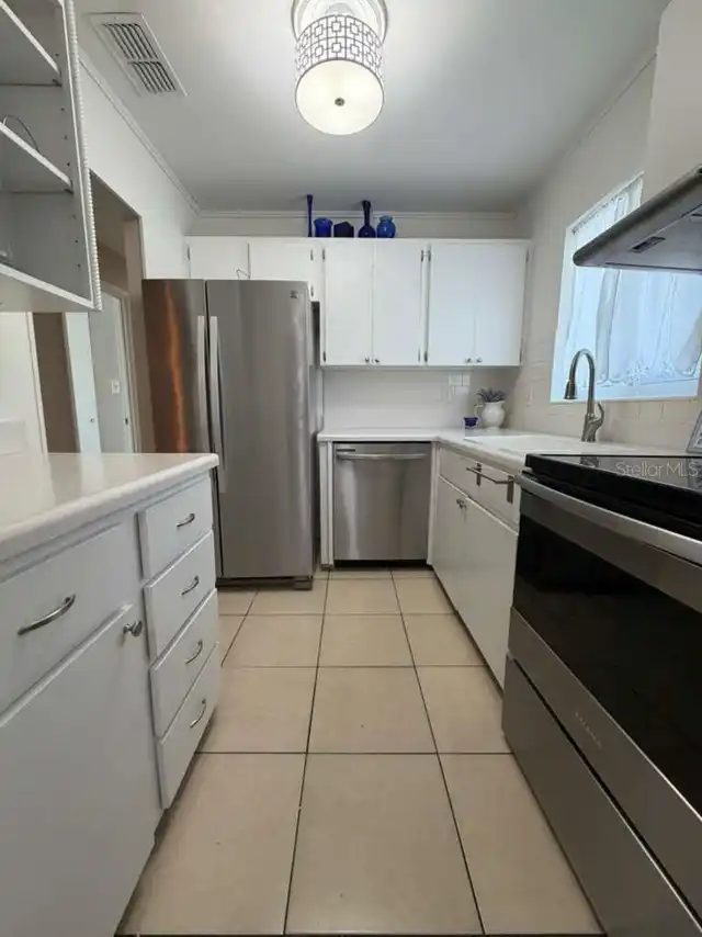 Listing Photo 7