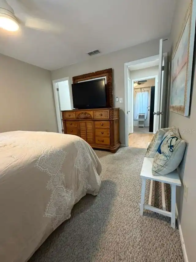 Listing Photo 10