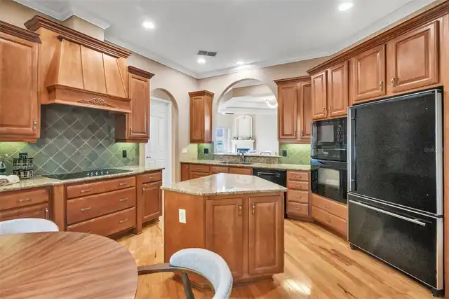 Listing Photo 7