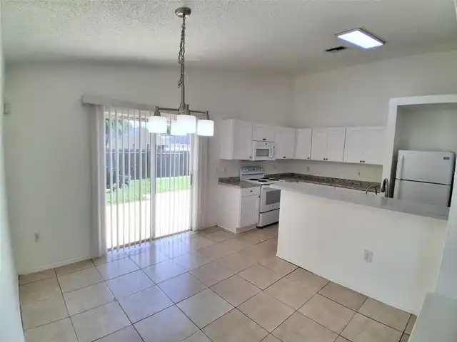 Listing Photo 9