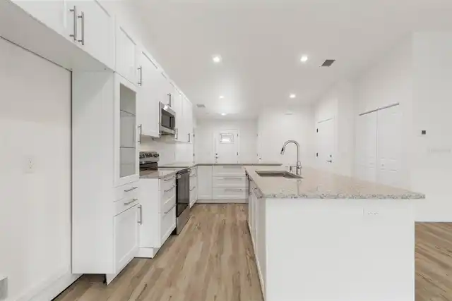 Listing Photo 12