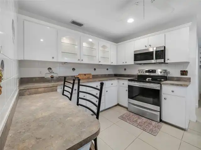 Listing Photo 8