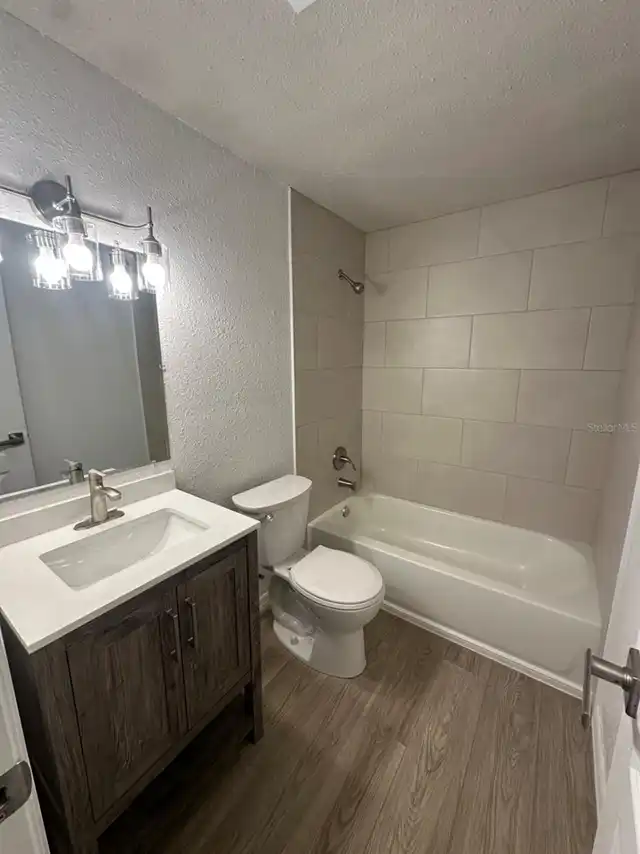 Listing Photo 12