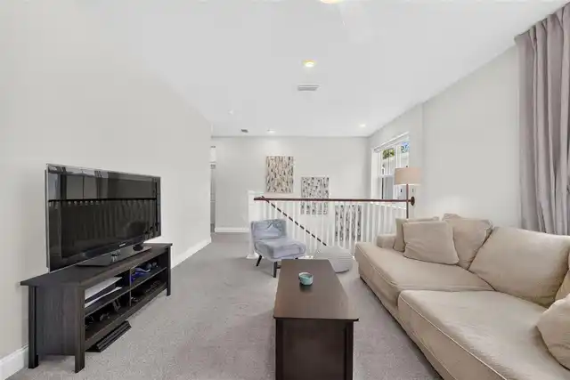 Listing Photo 14