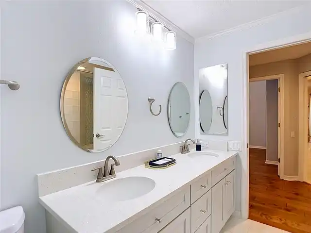 Listing Photo 43