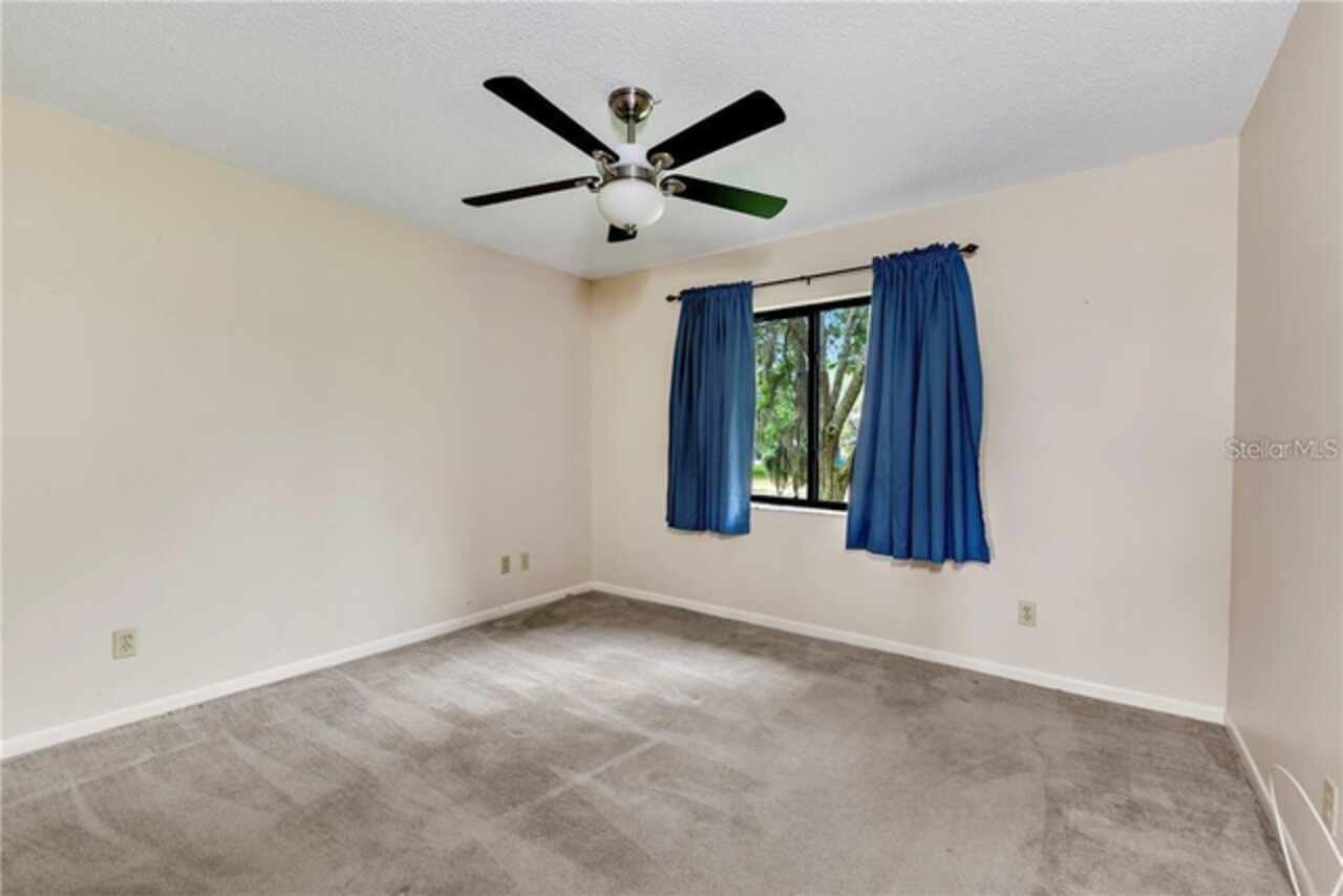 Listing Photo 11
