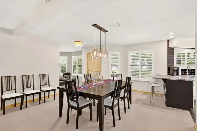 Listing Photo 11
