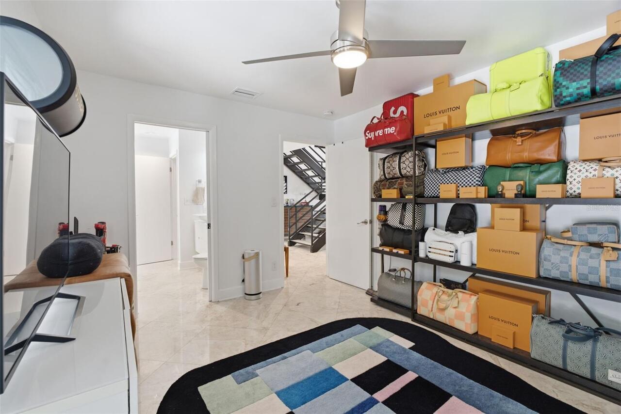 Listing Photo 25