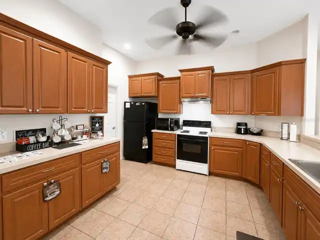 Listing Photo 7
