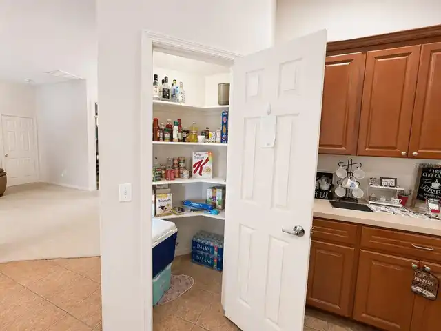 Listing Photo 10