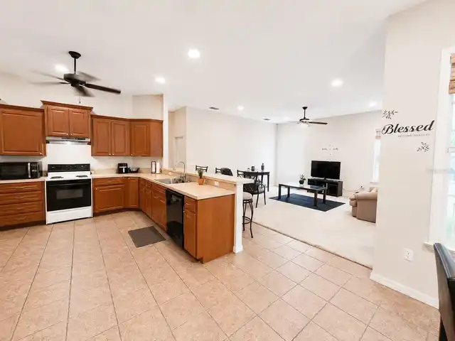 Listing Photo 11