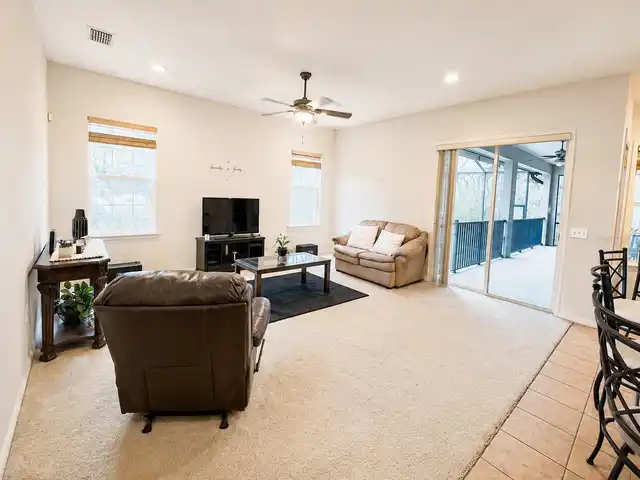 Listing Photo 12