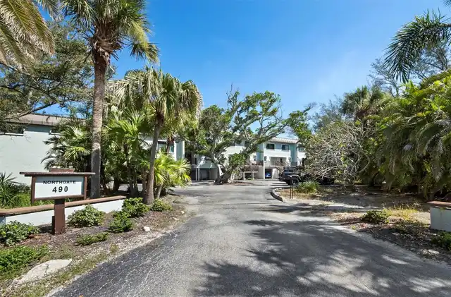 Listing Photo 8