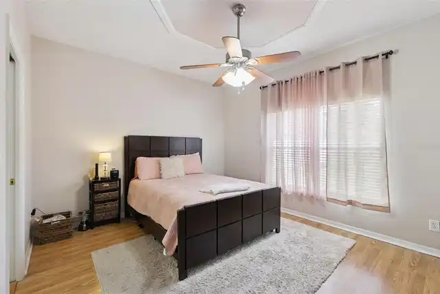 Listing Photo 12