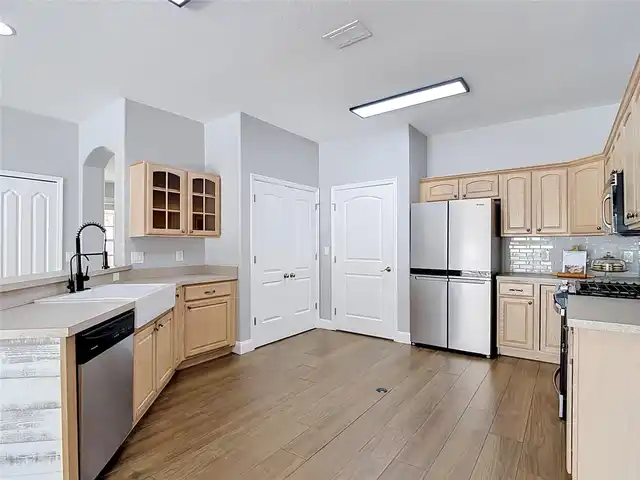 Listing Photo 16