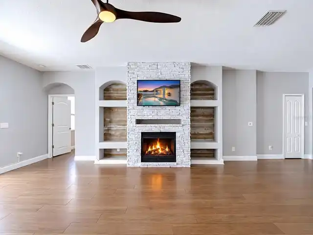 Listing Photo 11