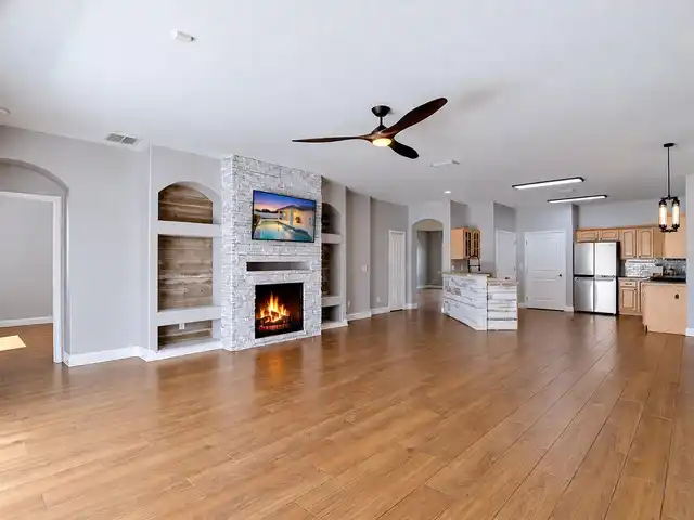 Listing Photo 9