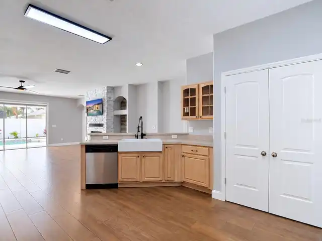 Listing Photo 17